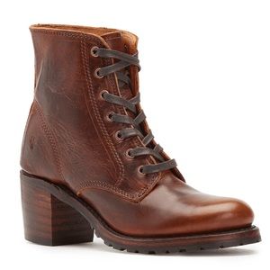 Frye Sabrina Lace Up